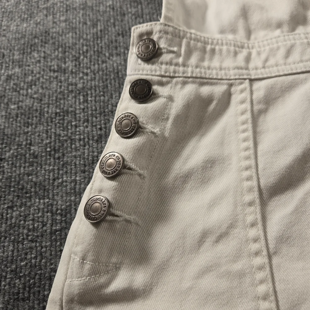 Cupcakes and Cashmere Carisma White Short Overalls Size 2‎